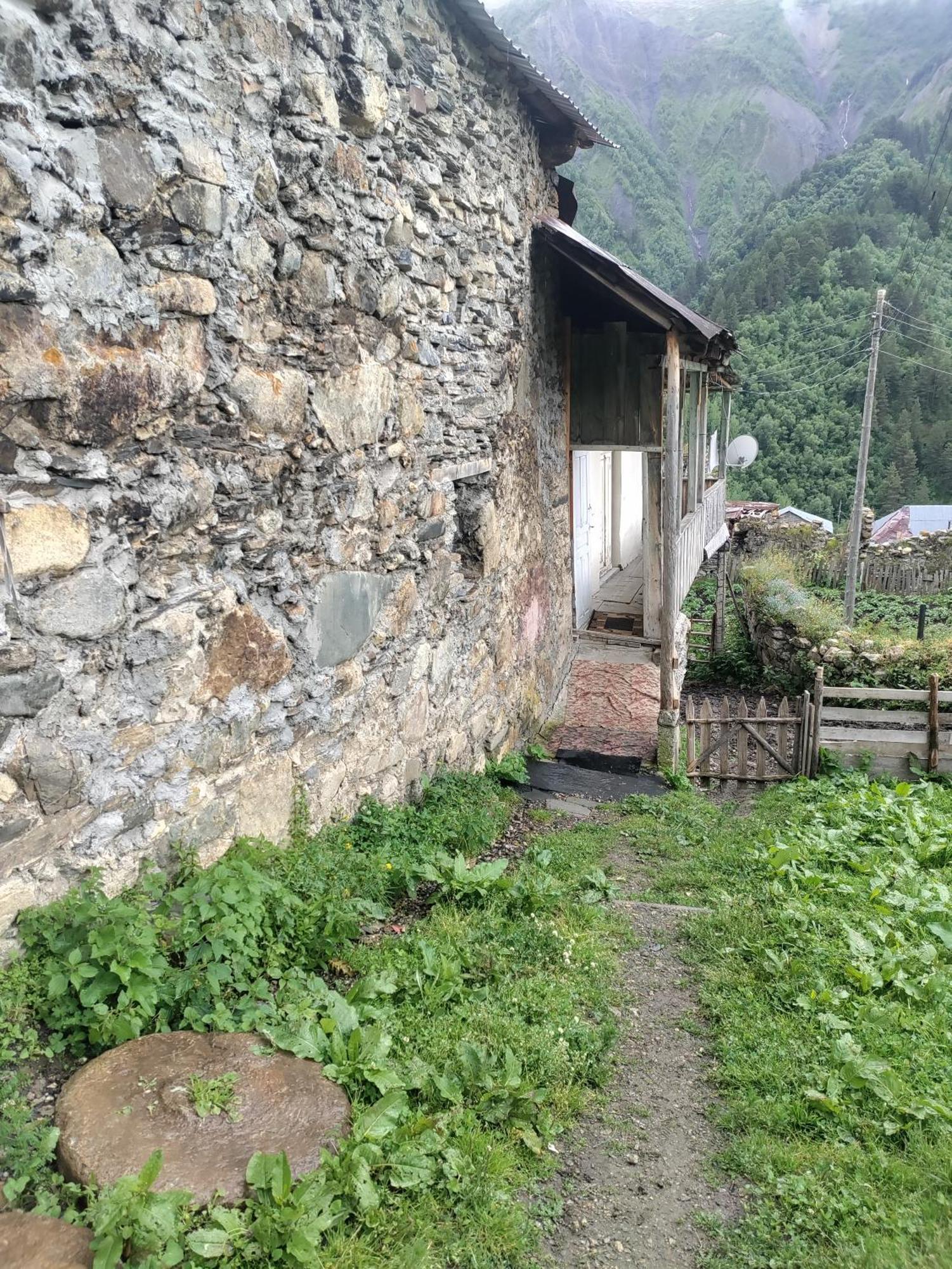 Guest House "Betqil" Adishi Exteriör bild